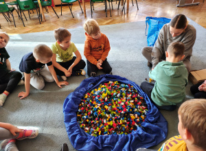 Zajęcia z robotki, czyli warsztaty z budowania z klocków LEGO